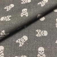Miniatura de foto de Popelín gris estampado calaveras y tibias