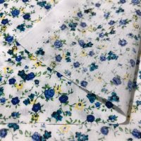 Miniatura de foto de Popelín estampado flor mini azul y crudo