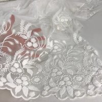 Miniatura de foto de Tul bordado flores blanco natural