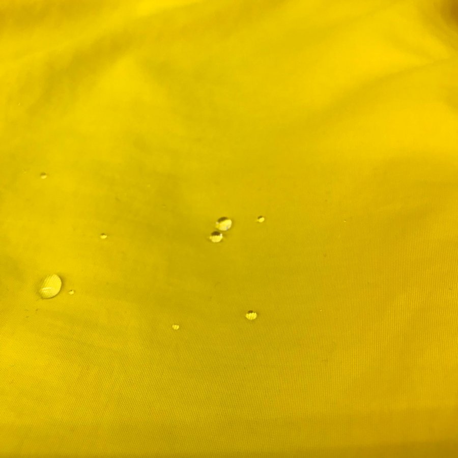 Foto de Microfibra hidrofuga antibacterias mascarillas amarillo