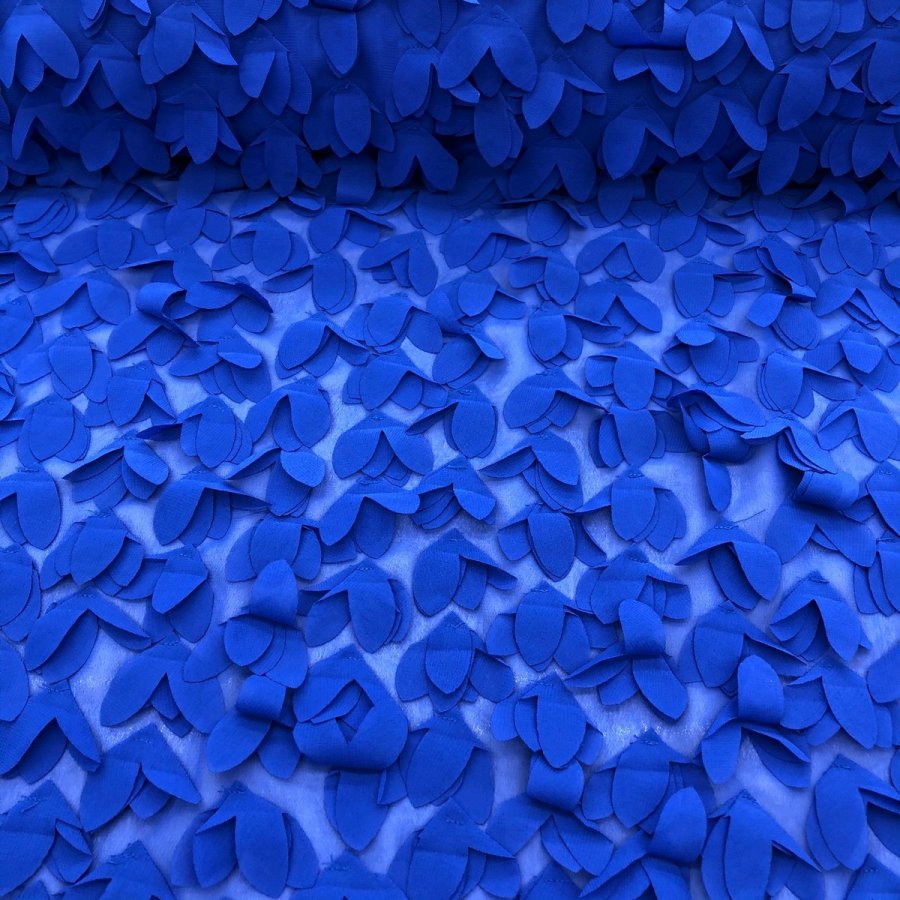 Gasa con flores en relieve azulón