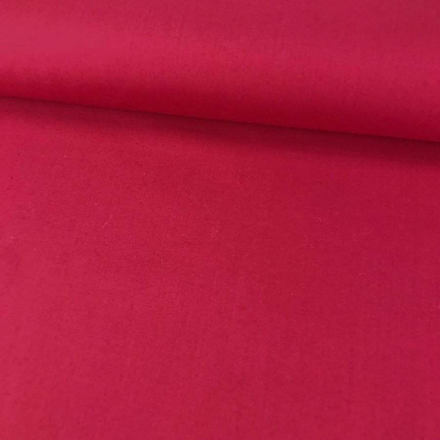 Foto de Popelín rojo oscuro polialgodón